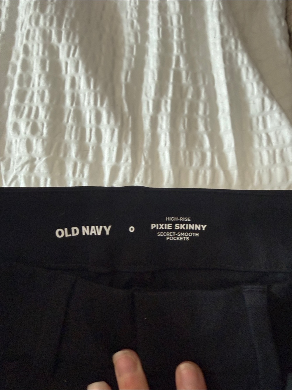 Old Navy Women’s Pixie Skinny Pants - Black